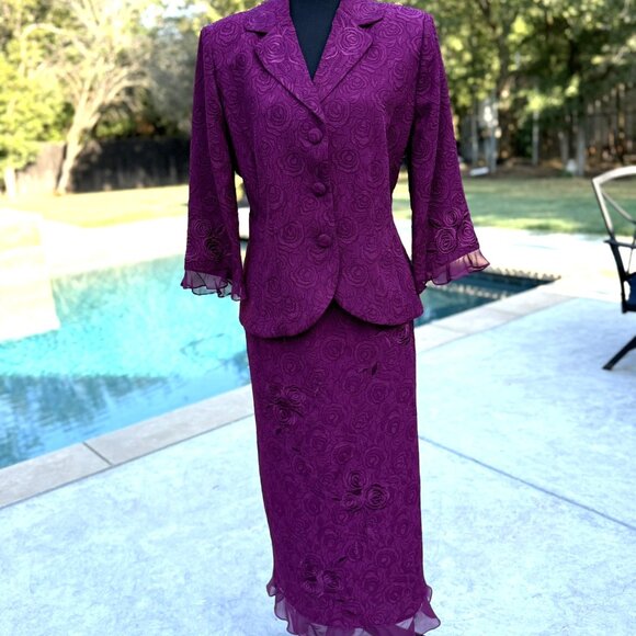 Beautiful Plaza South Plaza Maroon 2 piece Suit- Skirt set  Size 12 - Picture 1 of 5